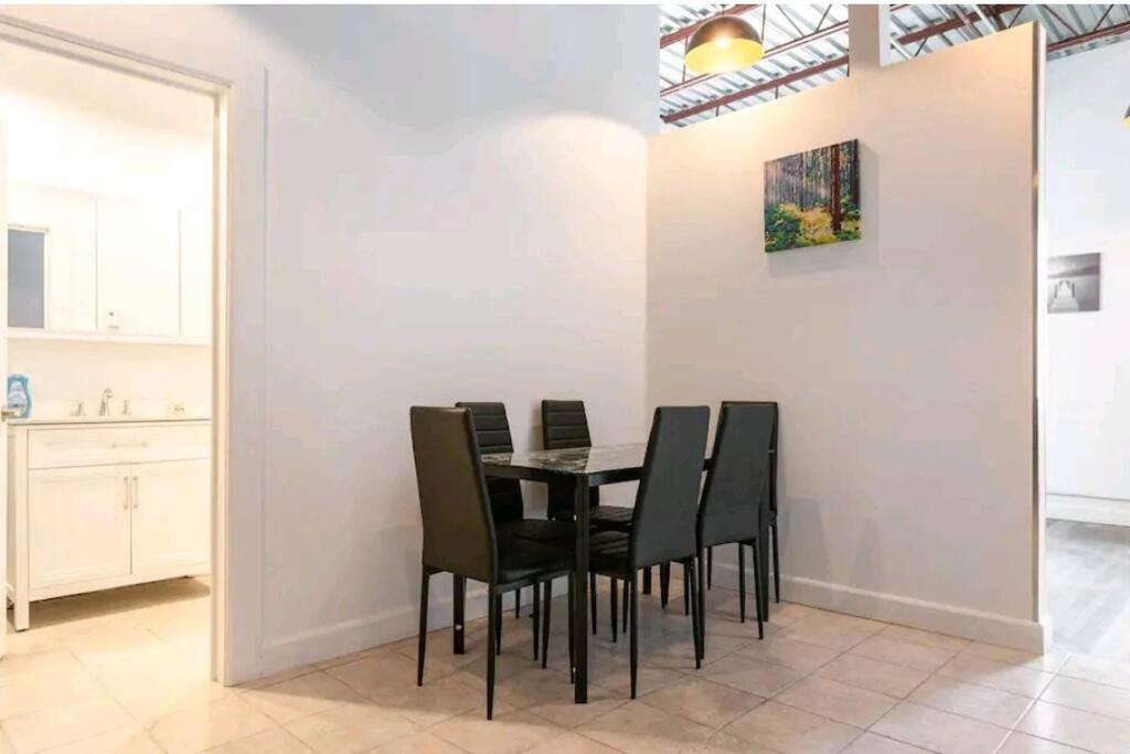 Apartamento No°1~Plaza St-Hubert~Metro Jean-Talon~Jarry Parc Montreal Exterior foto